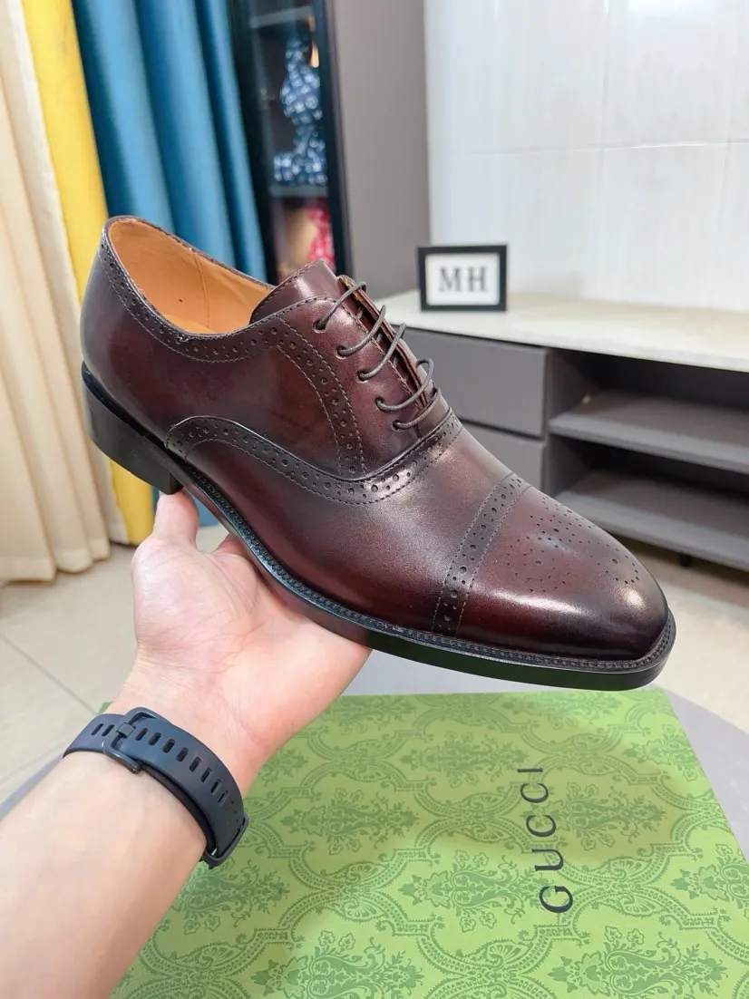 Factory price 500🌹🌹 [GUCCI Gucci] A new style of formal men's leather shoes is coming~ The original quality upper is made of cowhide imported from Italy + soft and delicate leather, comfortable and soft first-layer cowhide lining, rubber wear-resistant outsole, the shoe shape is dignified and domineering, and the luxury charm cannot be concealed! The natural and free nouveau riche leads the trend. Code number: 38-44